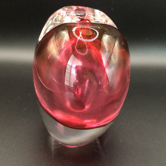 Heart hand blown paper weight - Picture 2 of 8